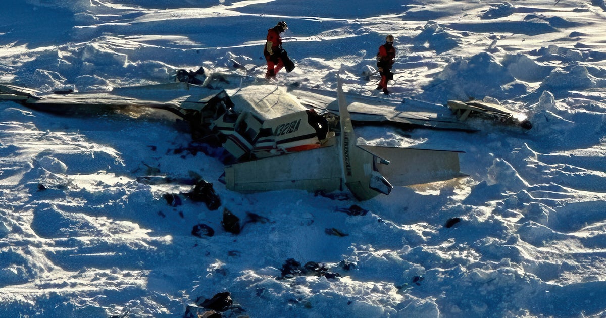 Alaska plane crash kills 10; NTSB cites weight issue