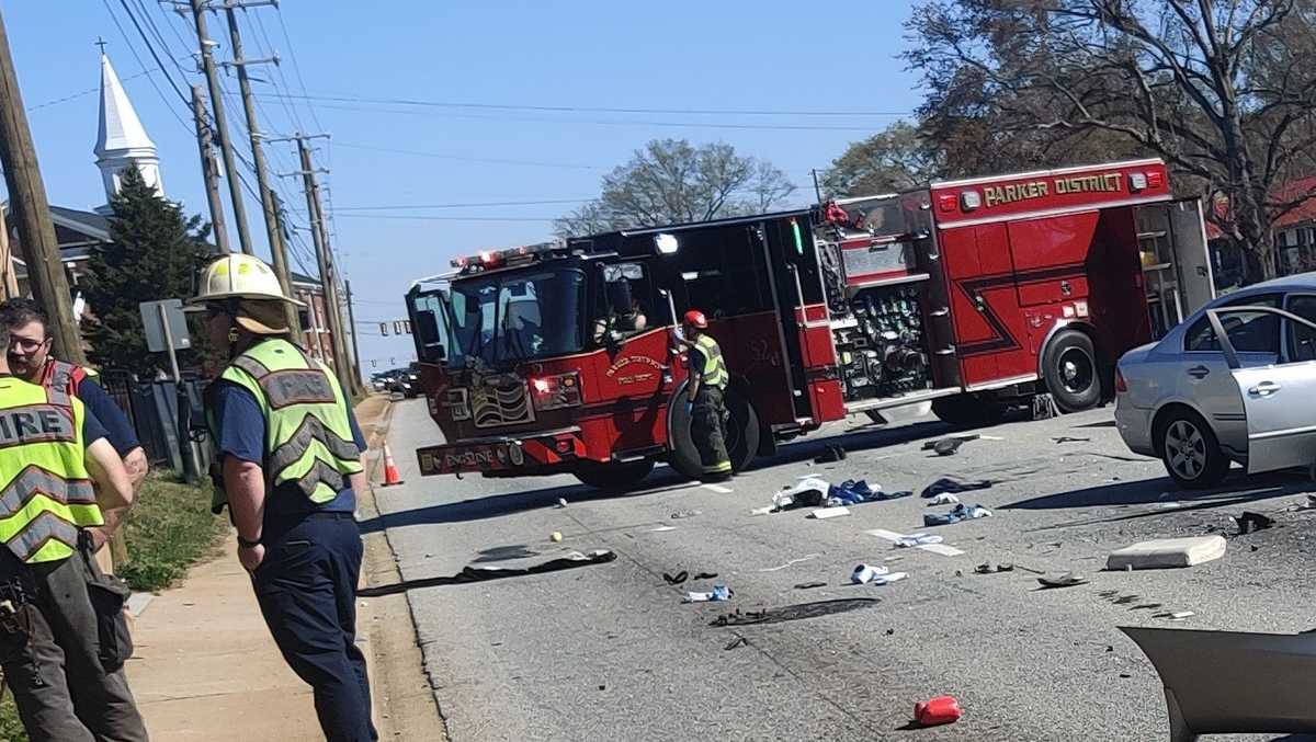 Fatal head-on collision reported in Greenville County