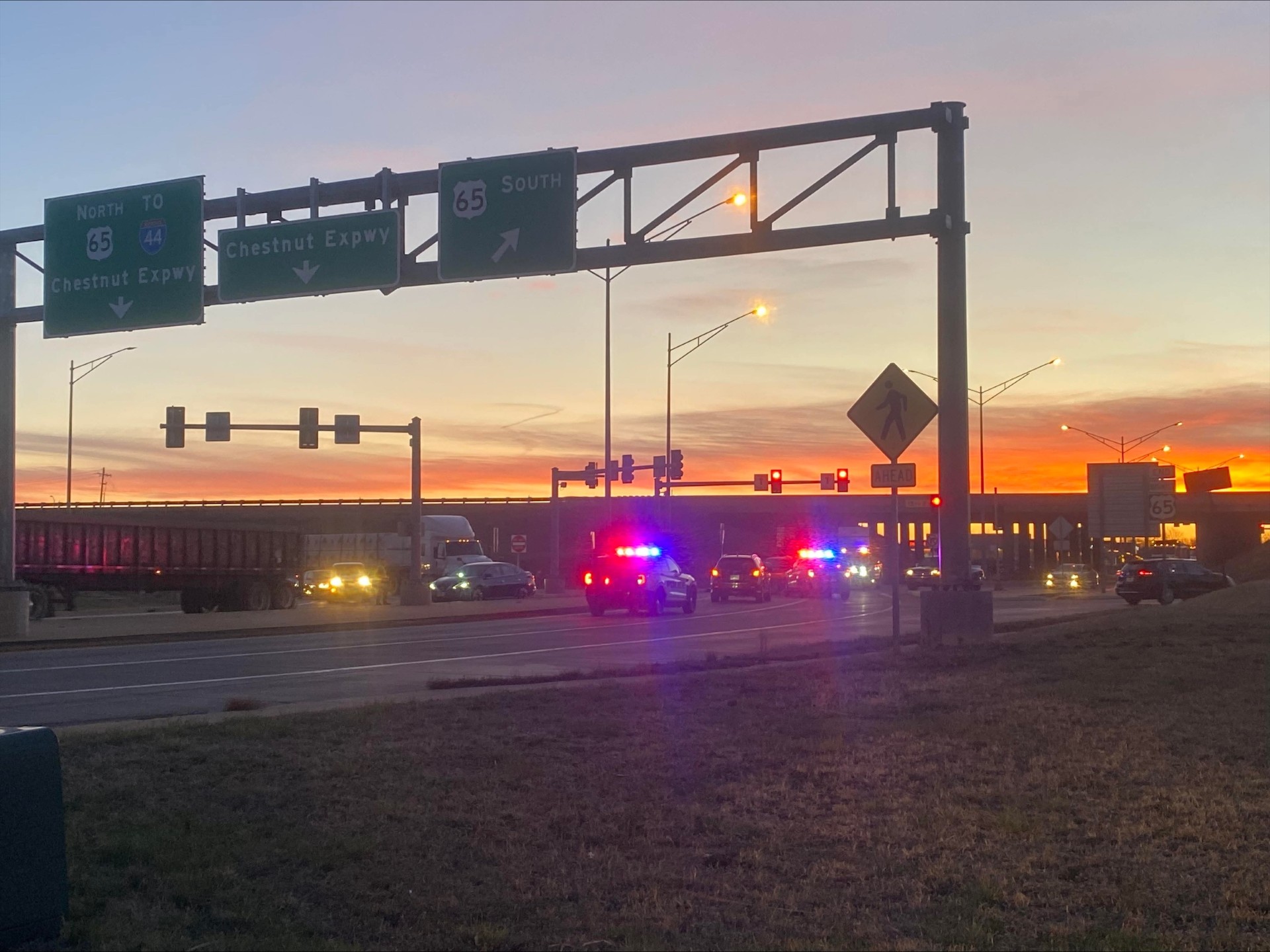 Chestnut Expressway Accident near Highway 65报道