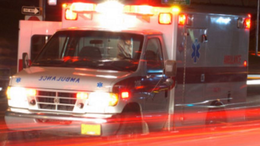 Fatal crash leaves man dead, woman in critical condition in Southwest Chicago, per police