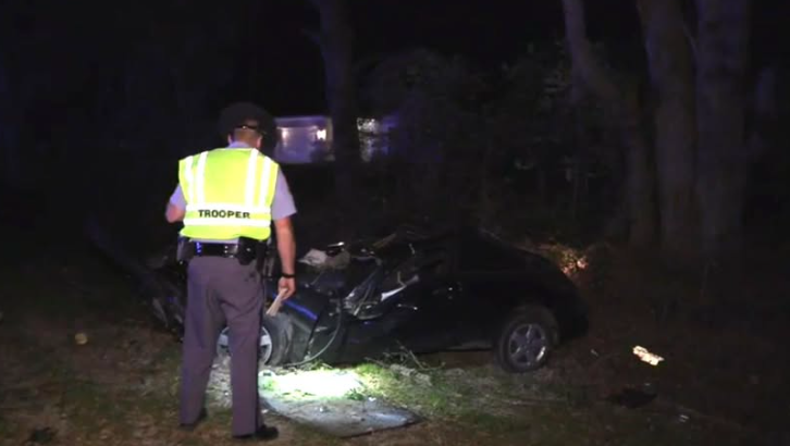 One dead following early morning crash in Long County