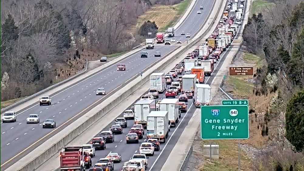 Crashes on Gene Snyder, I-71 caused significant delays during morning commute