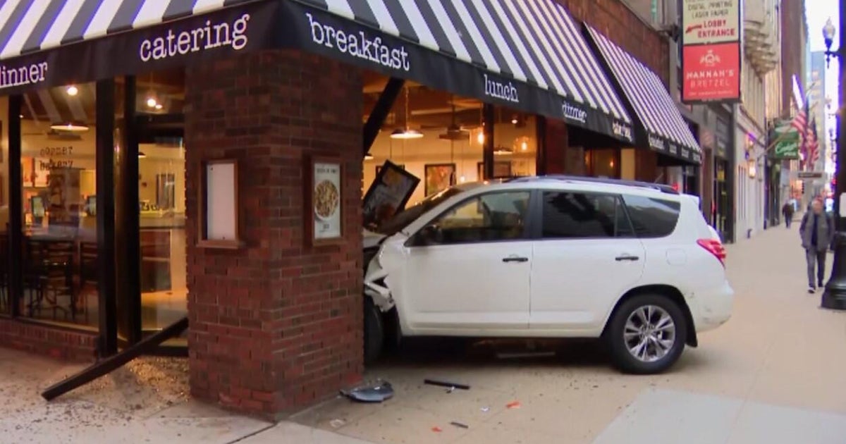 SUV slams into Corner Bakery after car crash in Chicago Loop