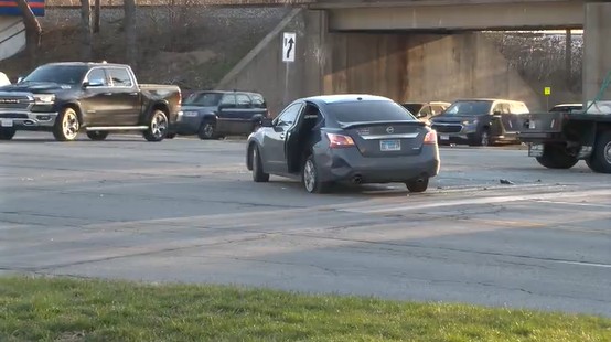 Champaign intersection reopens after 3-car crash