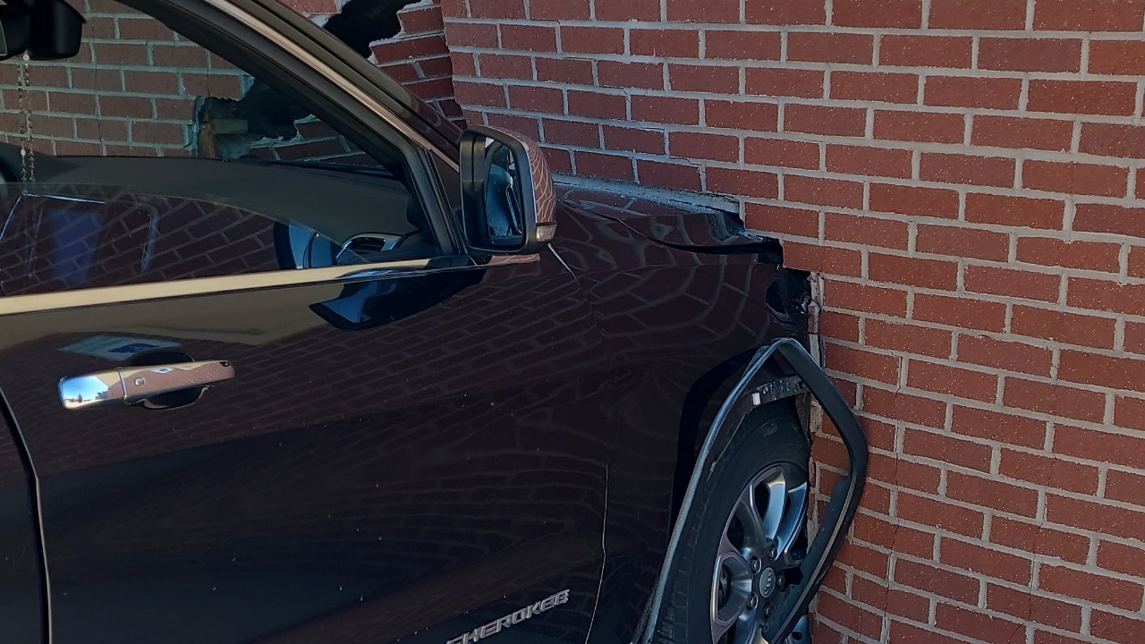 Woman’s flip-flops causes car crash into Popeyes in Broomfield