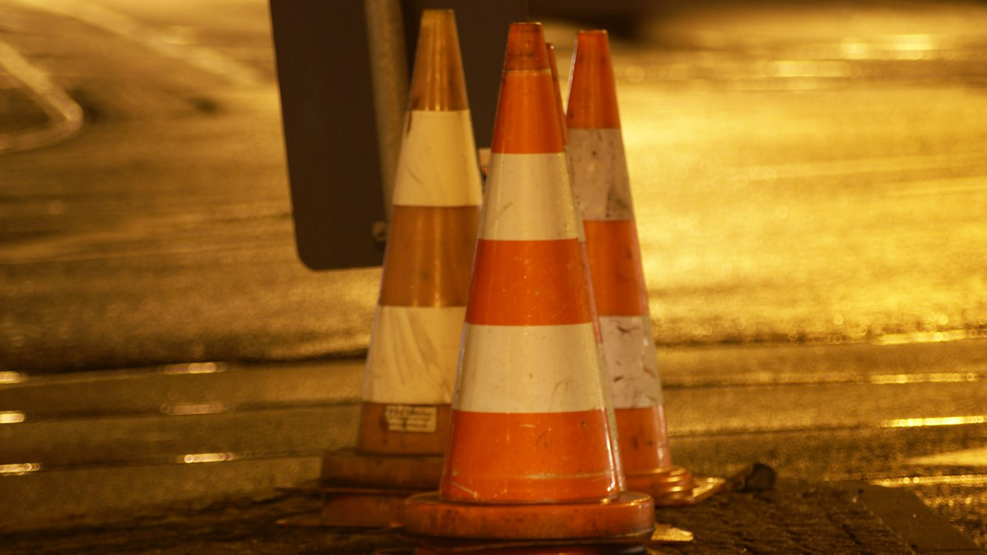 Highway 278 accident blocks lane