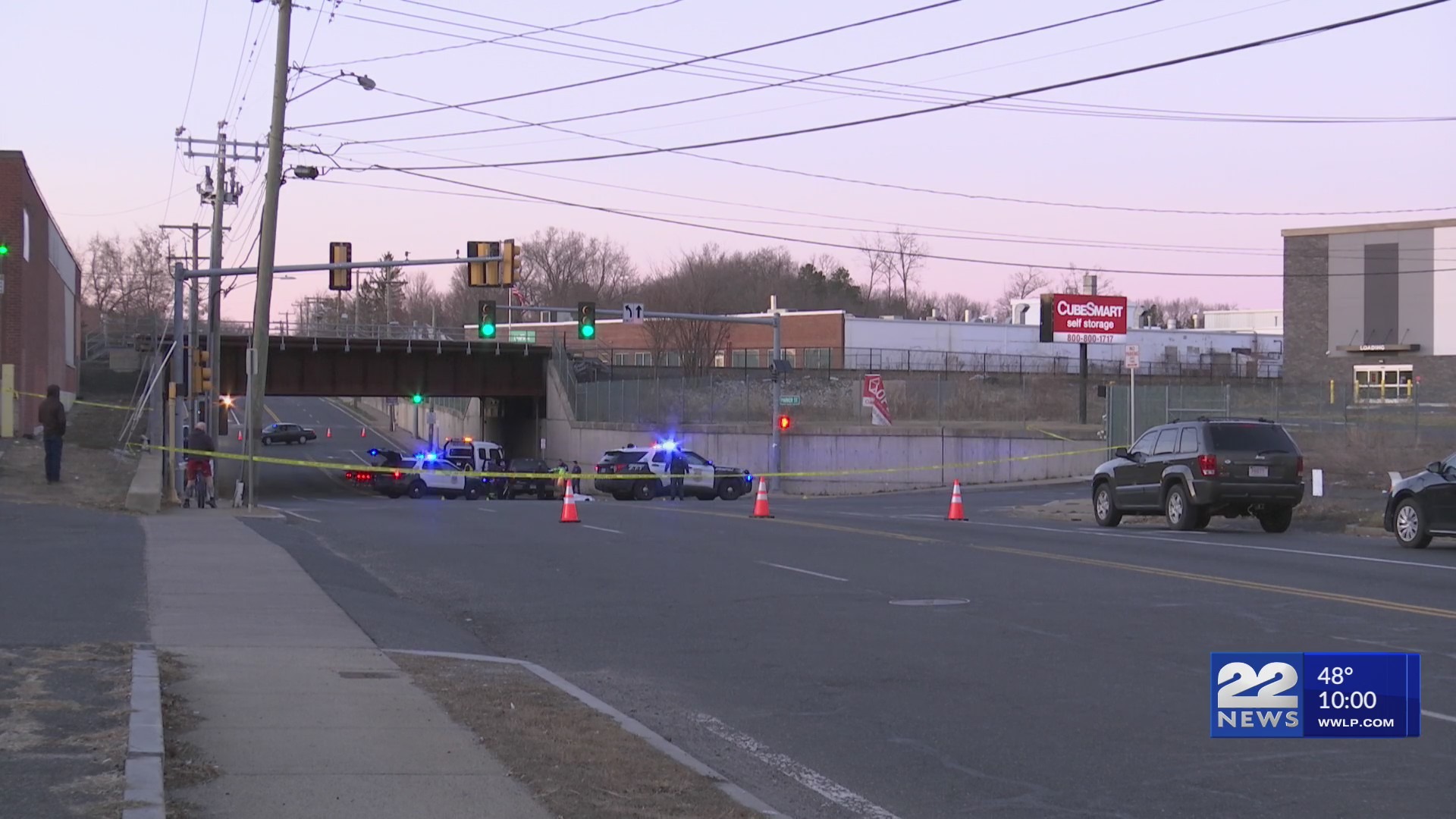 Man killed in Springfield car crash, driver leaves on foot