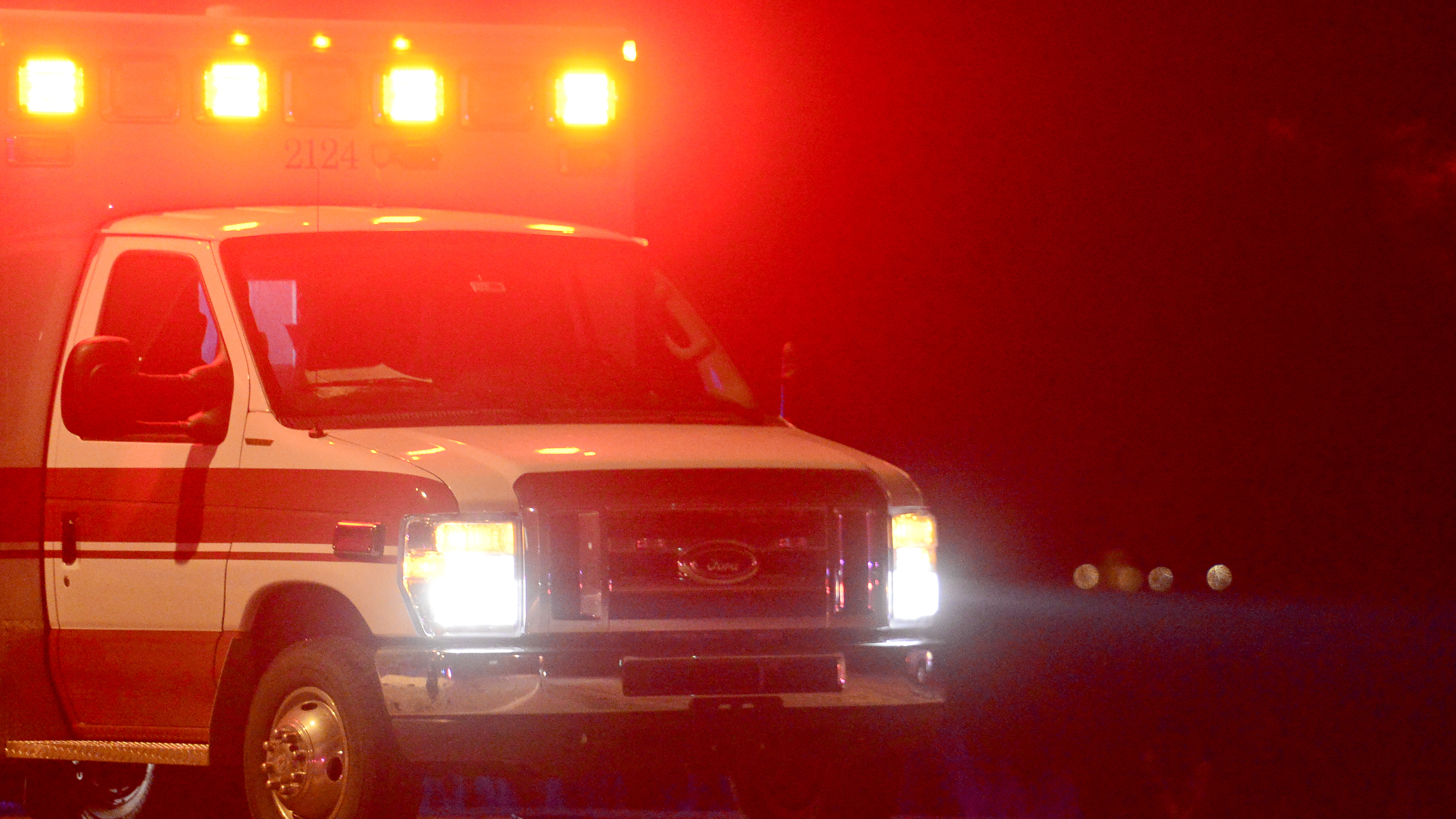 Woman dies in single-car crash on I-57