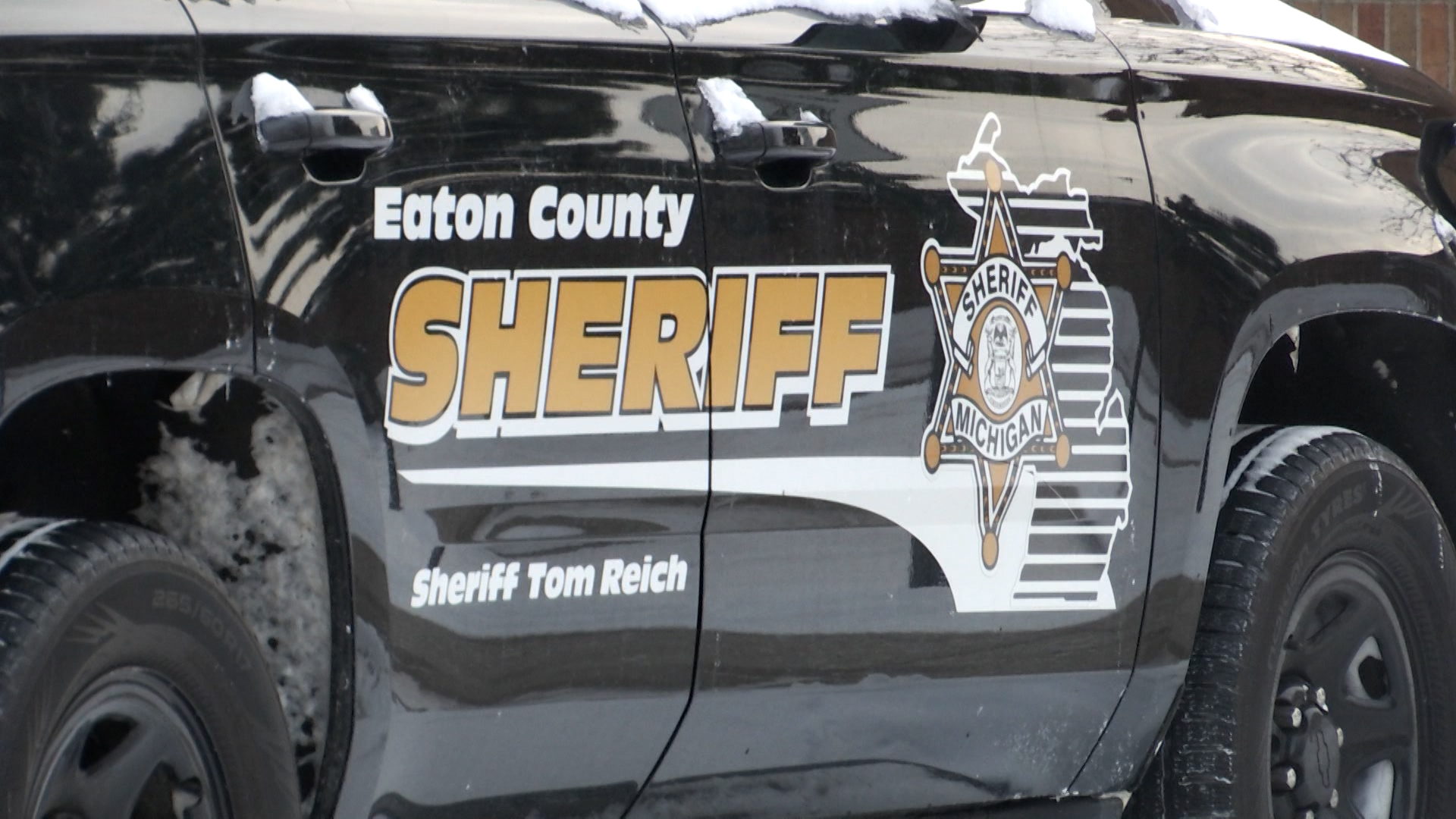 1 dead, 1 hospitalized after car crashes into Grand River