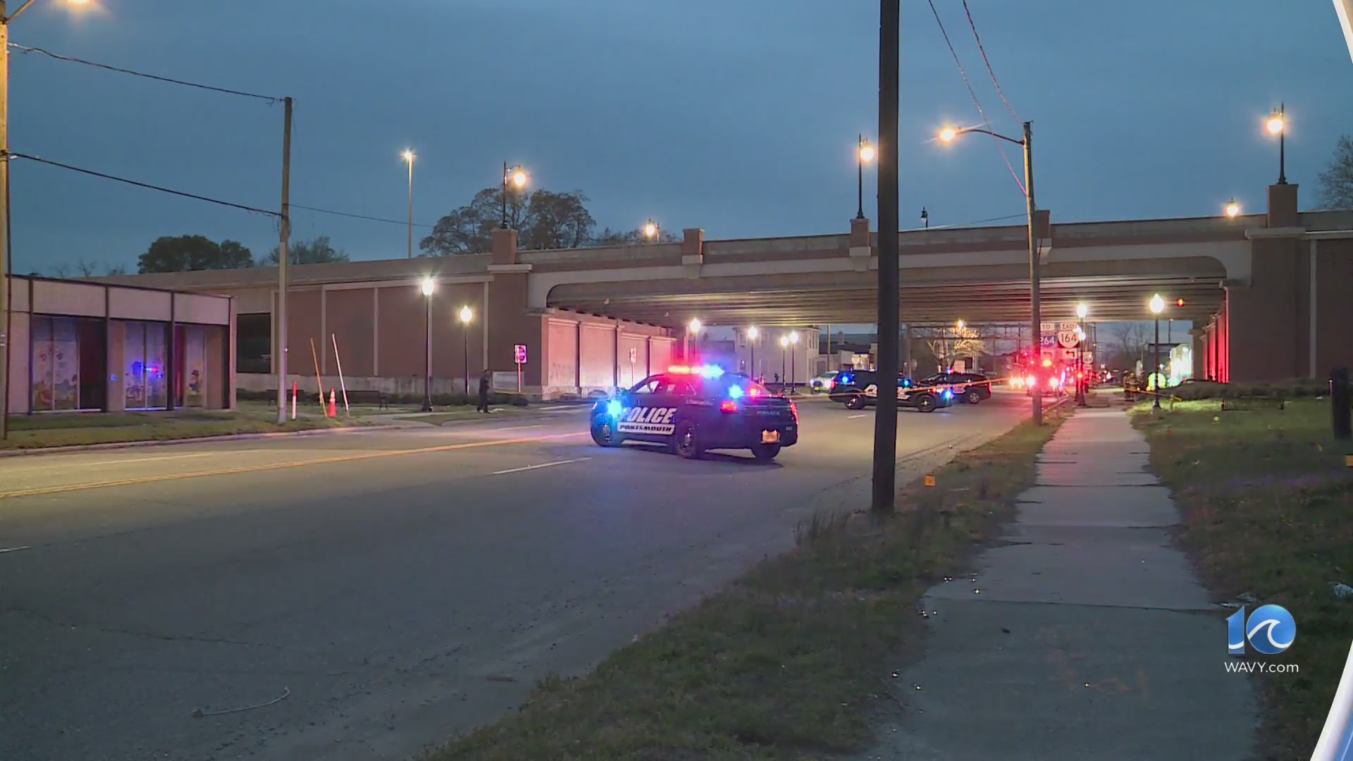 Portsmouth Police respond to vehicle crash, fire on High Street