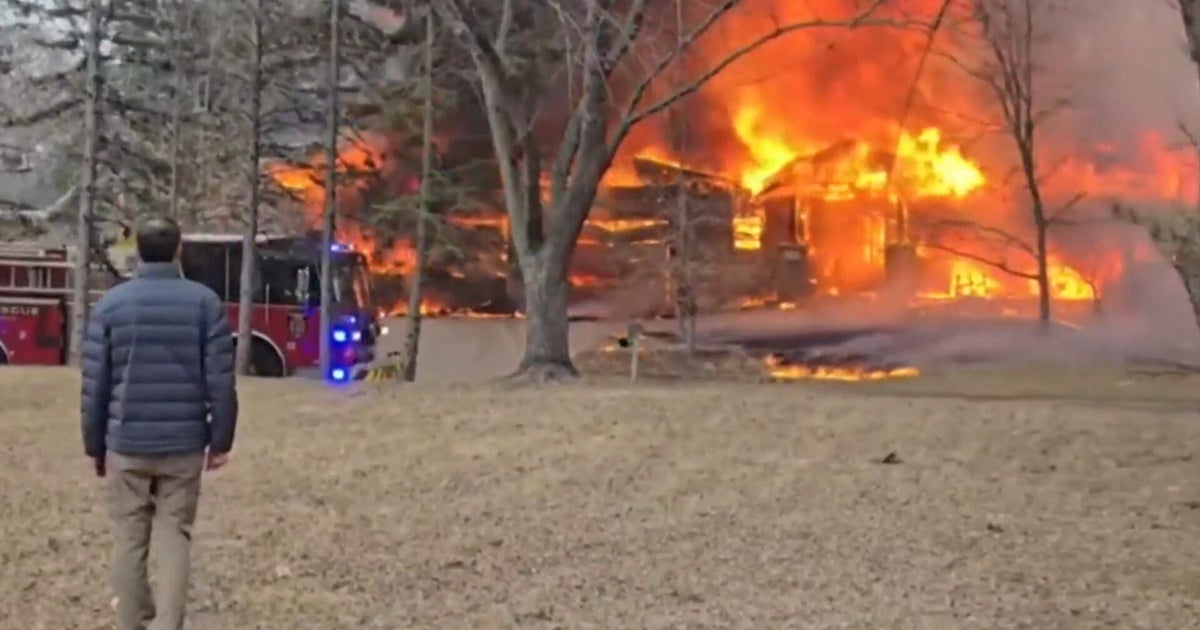 Watch live: Officials give update on fatal small plane crash in Minnesota