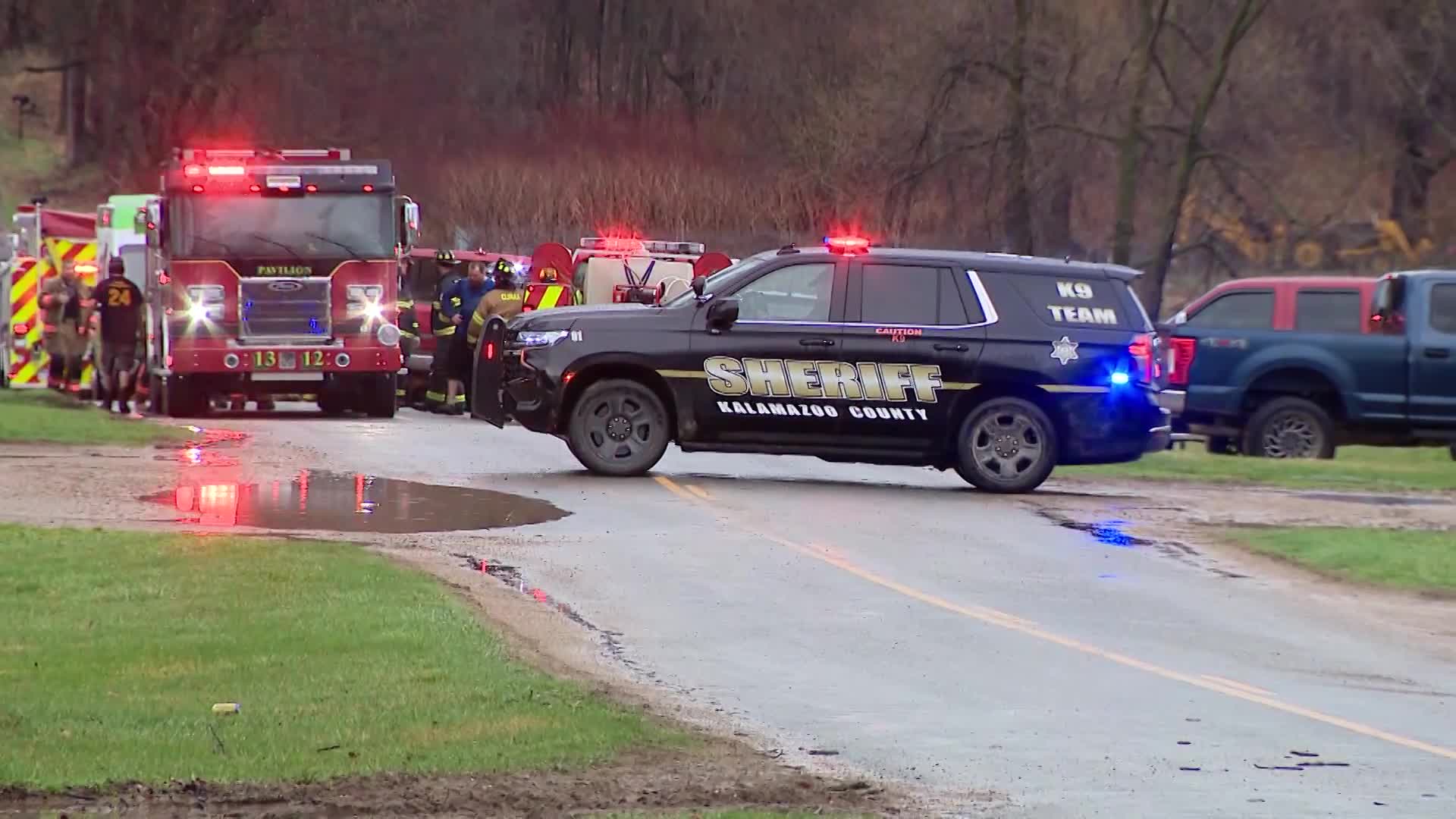 3 killed when tree fell on car during storm were children, deputies say