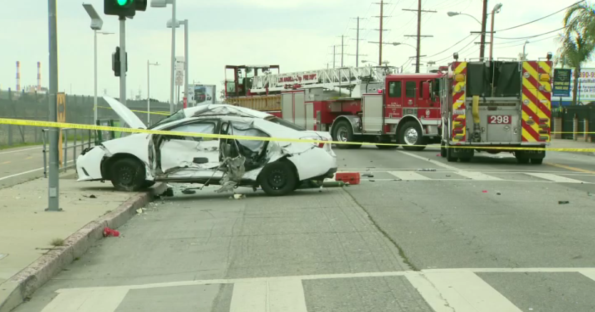 Driver dies, two LAFD members injured in Pacoima collision