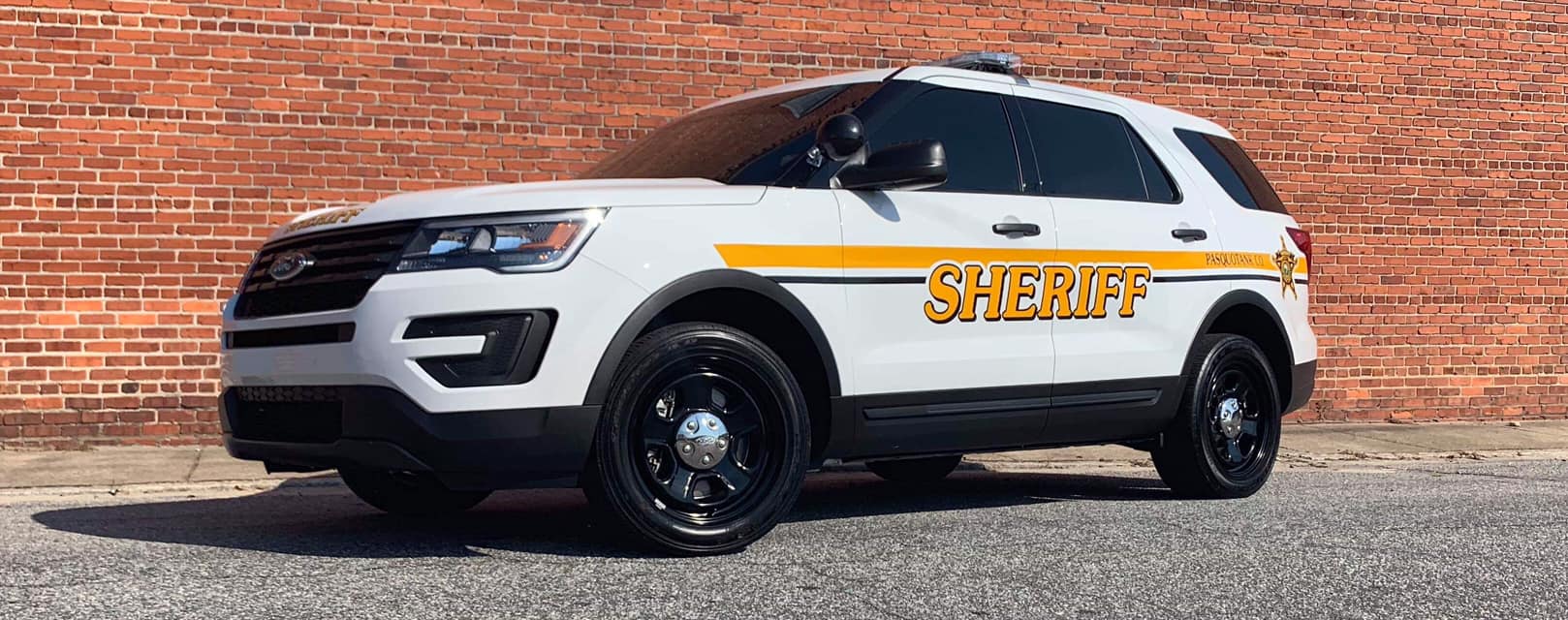 Police: 2 dead in crash involving pedestrians in Pasquotank County