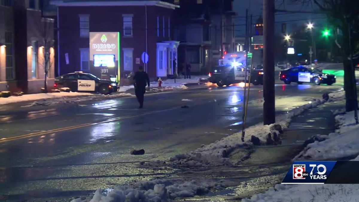 Serious crash shuts down part of Main St. in Lewiston