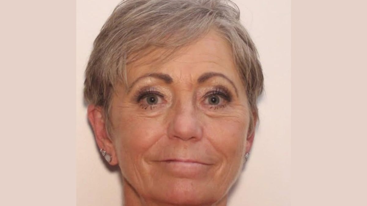Death of car accident survivor after falling into well while seeking assistance
