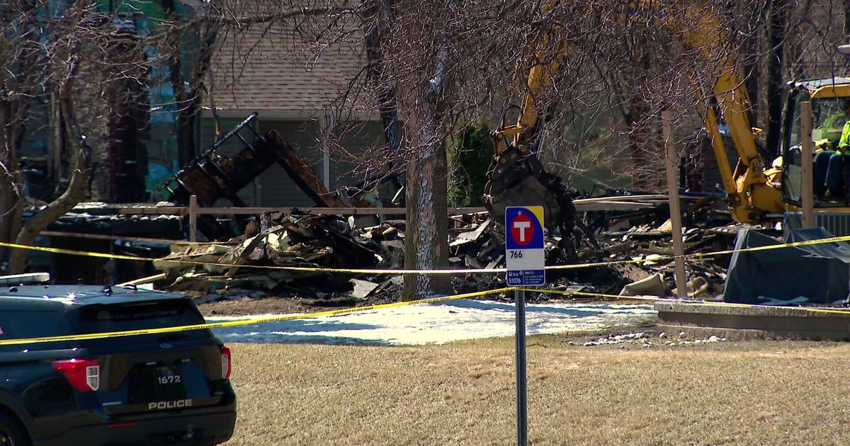Probe into deadly plane crash near Minneapolis begins; locals grieve loss of pilot