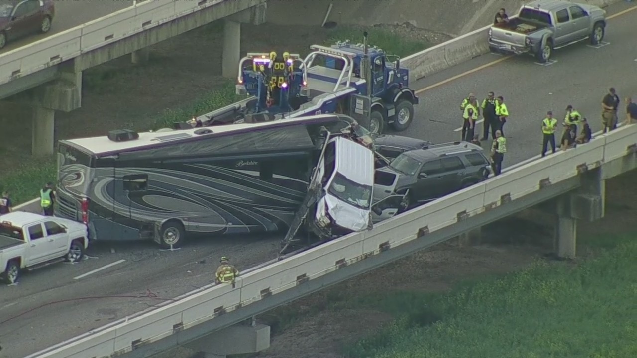Fatal accident on Denton I-35W leaves one dead, at least 6 injured