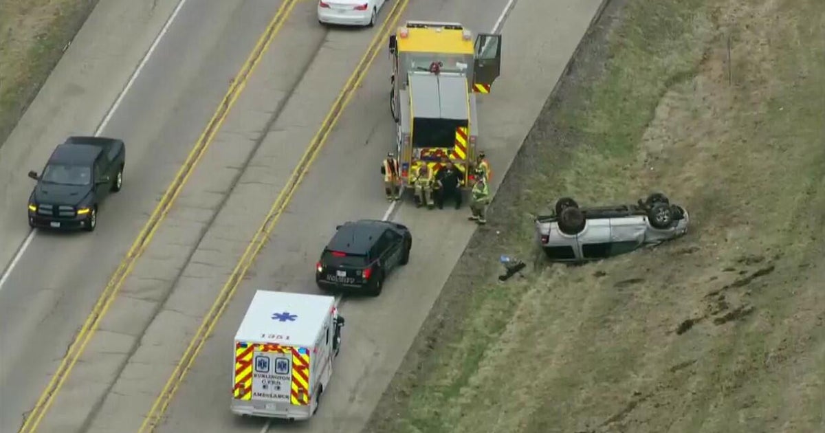 5 people hurt in a rollover accident in Kane County, IL