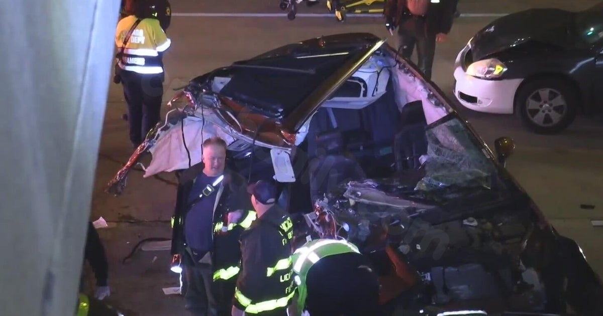 Fatal collision shuts down southbound lanes on Dan Ryan Expressway at 87th Street