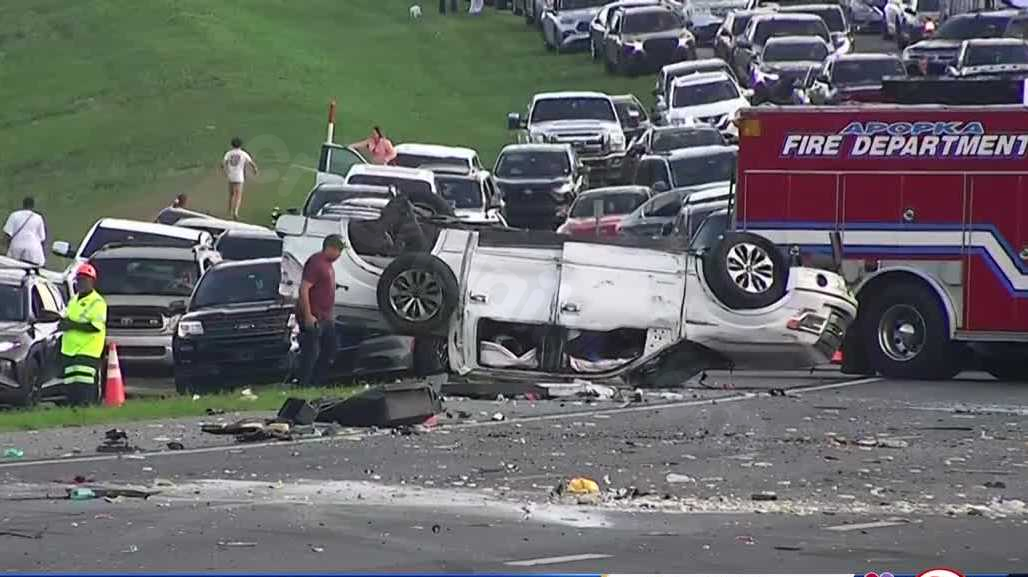 Multiple hospitalizations after four-vehicle collision near Apopka