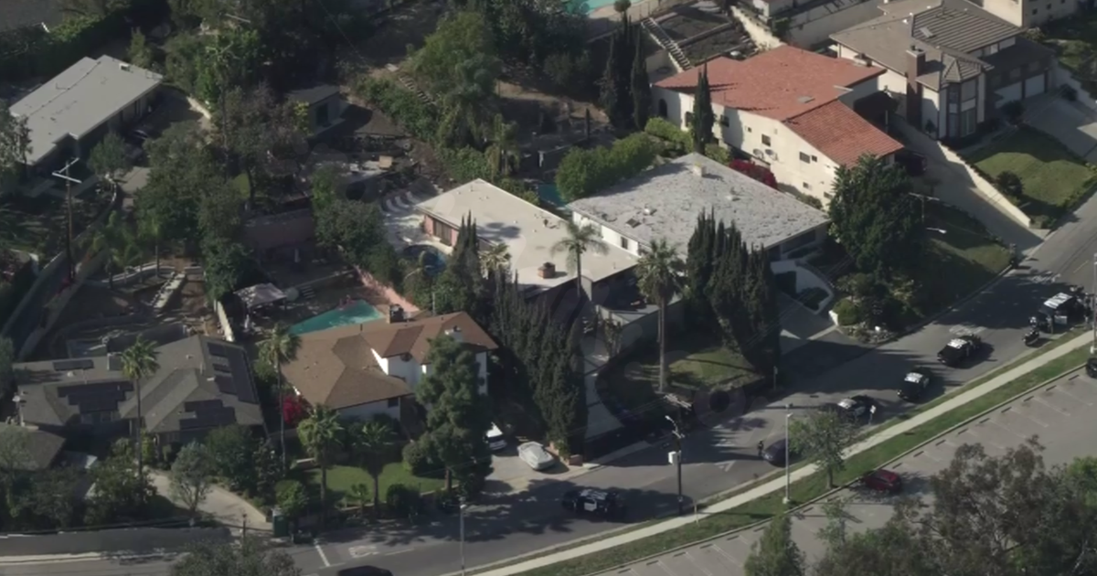 Homeowner shoots intruder fleeing car crash in Eagle Rock residence