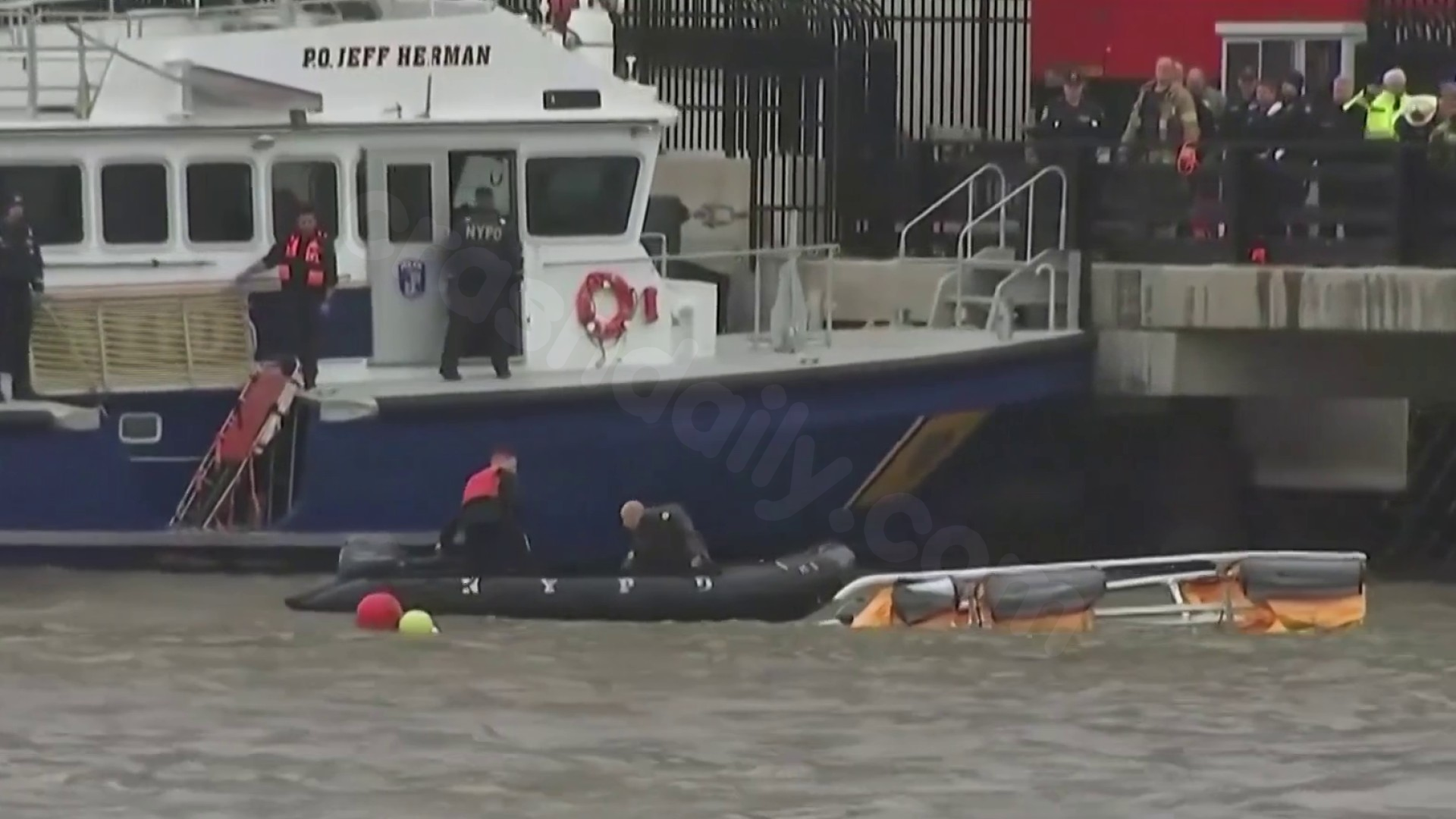 Description of helicopter crash in New York City according to a witness