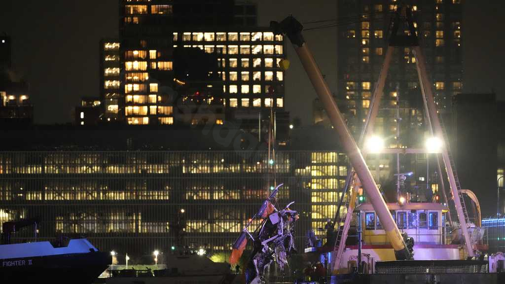 NYC helicopter crash kills 6, including Spanish tourist family