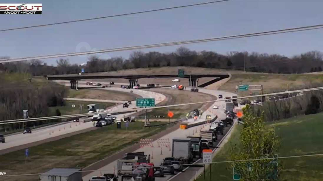 One killed in deadly crash on Interstate 435 in Edwardsville
