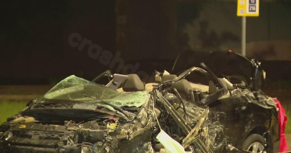 Two dead after separate rollover crashes in Dallas, police say