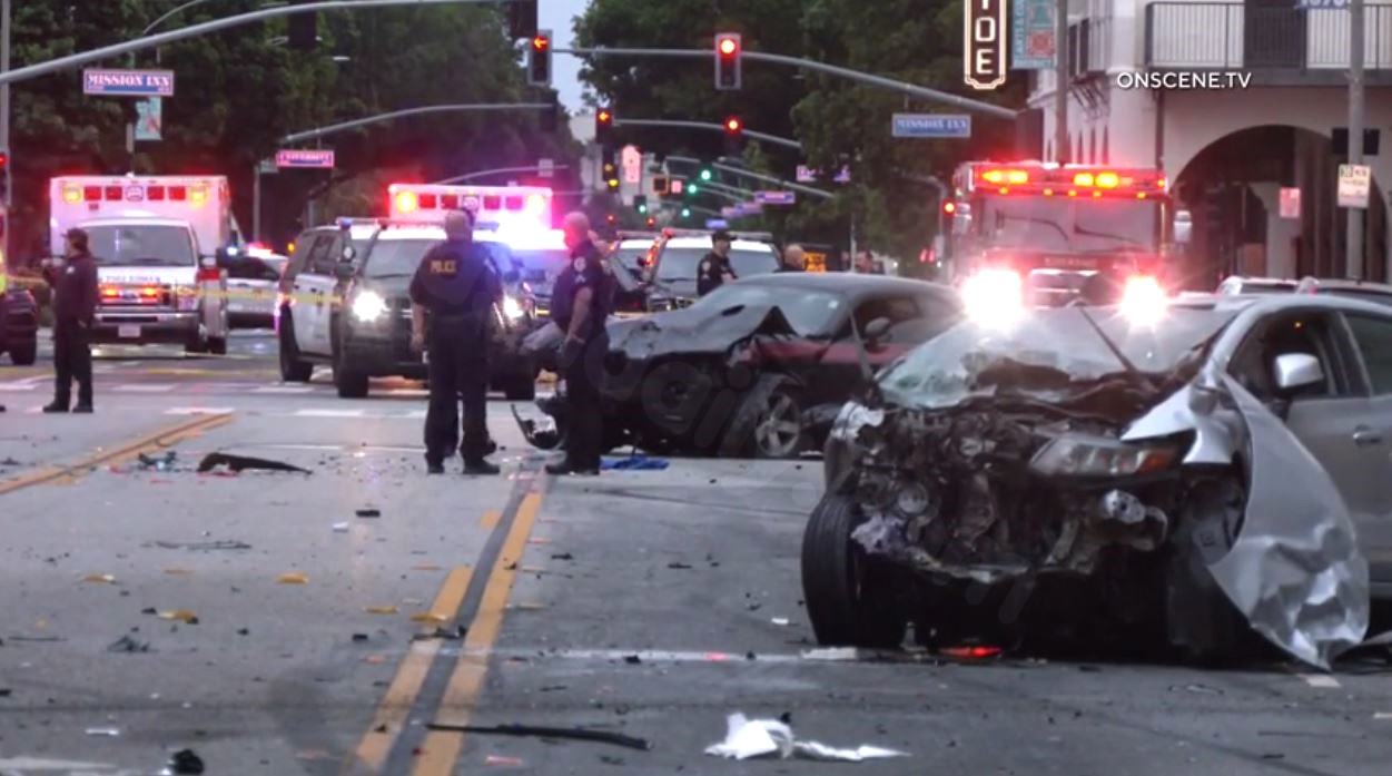 1 killed, 6 hospitalized in multi-vehicle Riverside crash