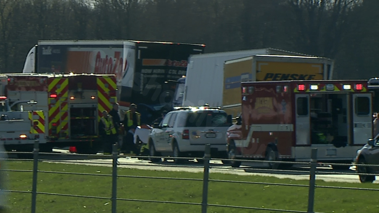 3-truck crash backs up traffic on I-76 in Mahoning County