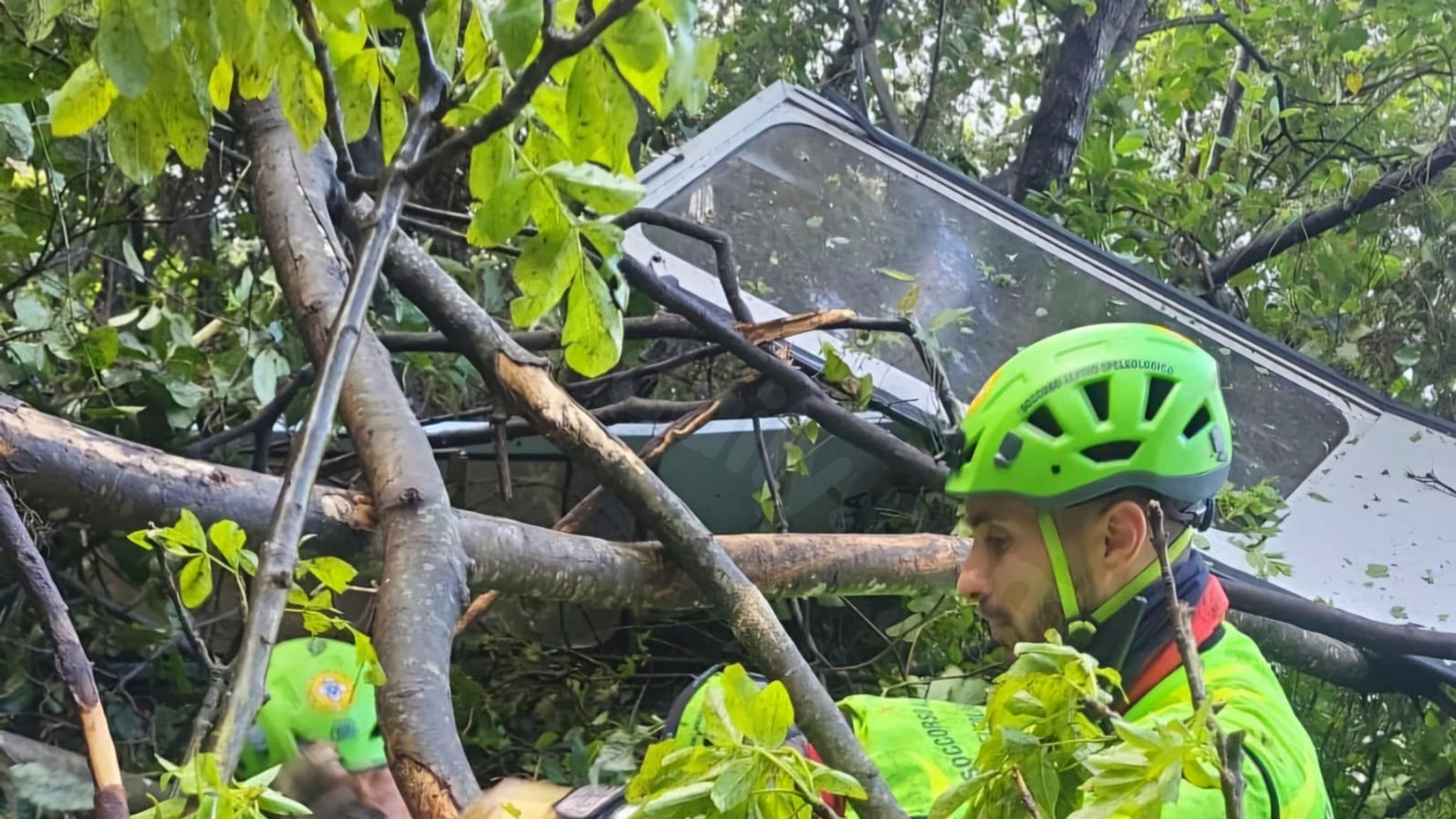 Four killed as cable car crashes to ground near Naples after wire snaps