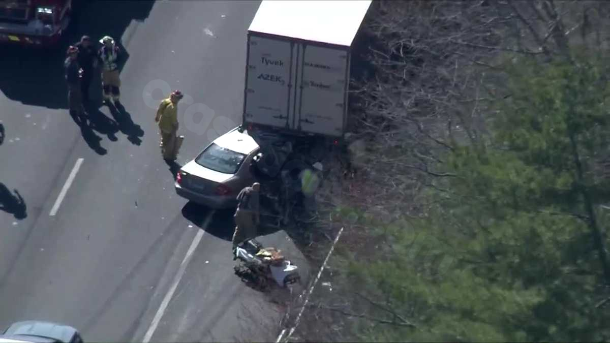 Part of Mass. Pike reopens after both directions closed by crash