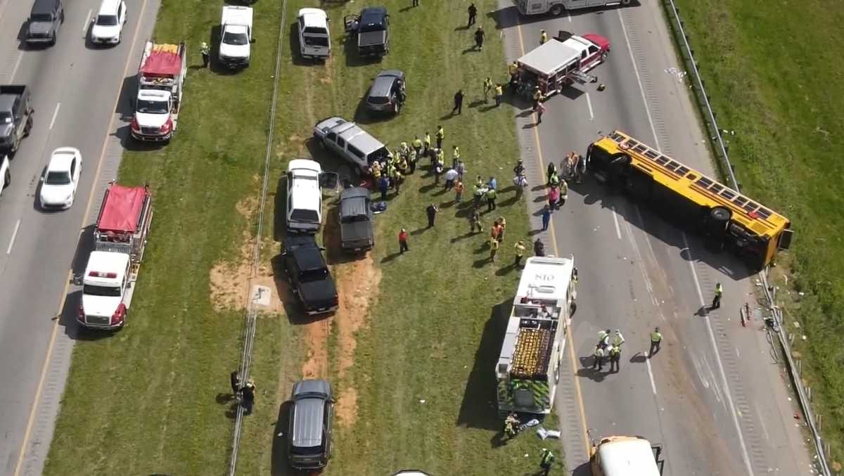 Student killed, 21 other people injured in South Carolina school bus crash