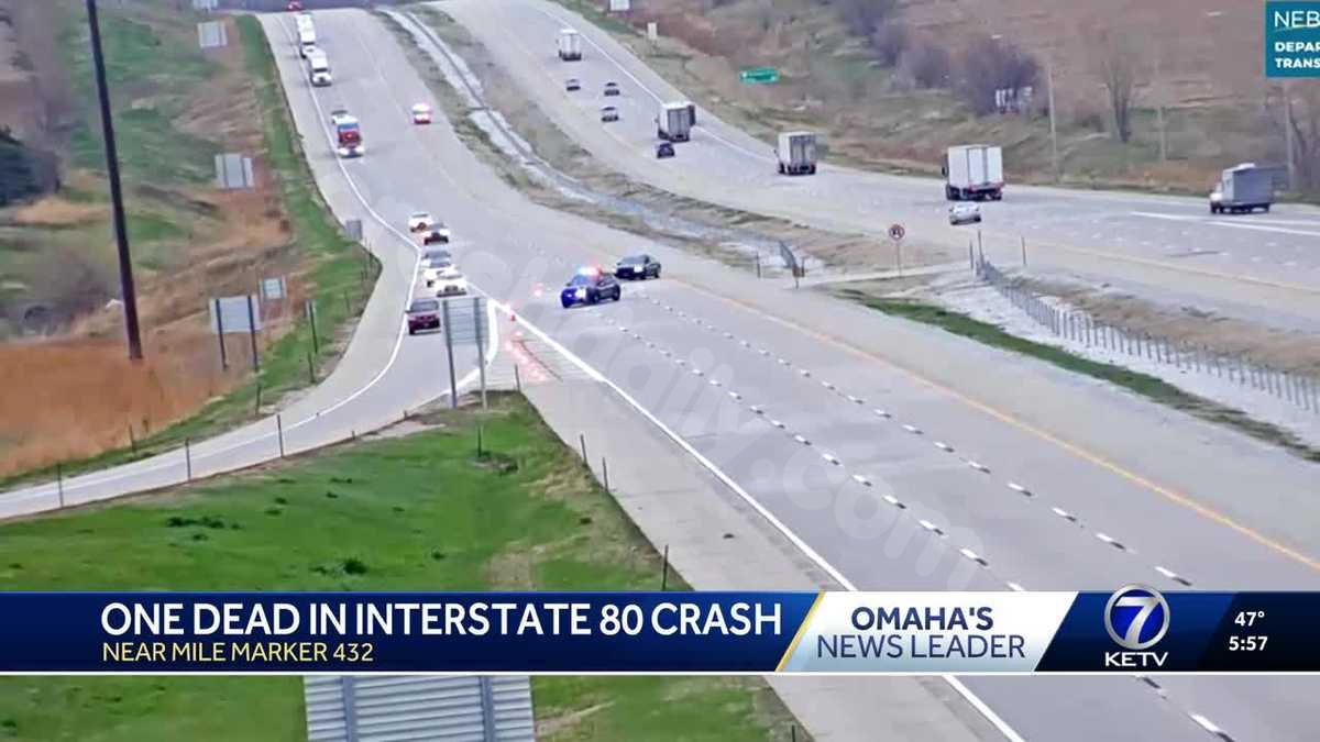 Sarpy County Sheriff's Office investigates fatal crash on Interstate 80