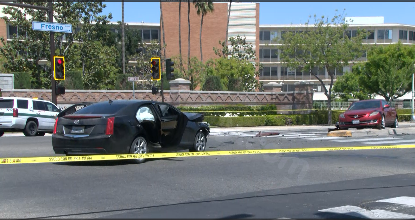 Easton stabbing victim shows up at Fresno hospital following car crash