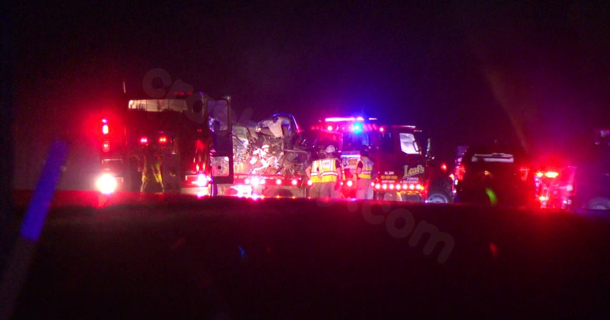 Man killed, teen critically injured in Isanti County crash