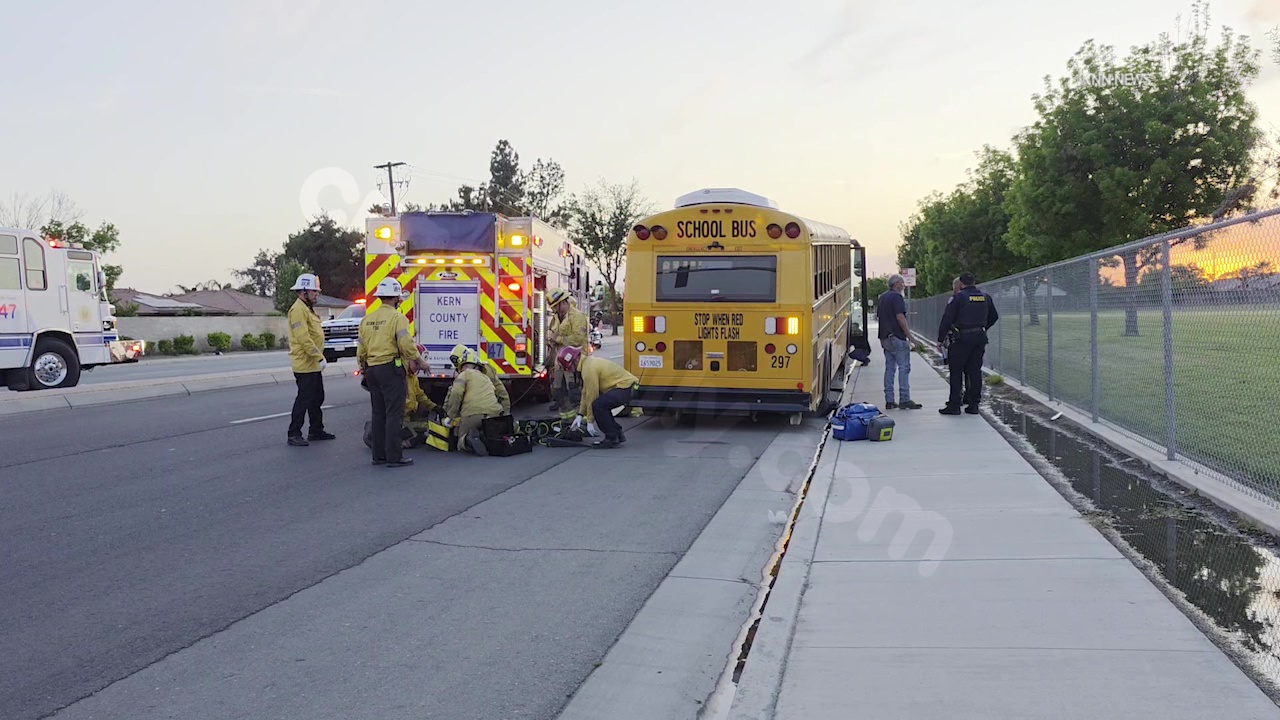 Bakersfield tow truck driver dies in accident while trying to load school bus: police