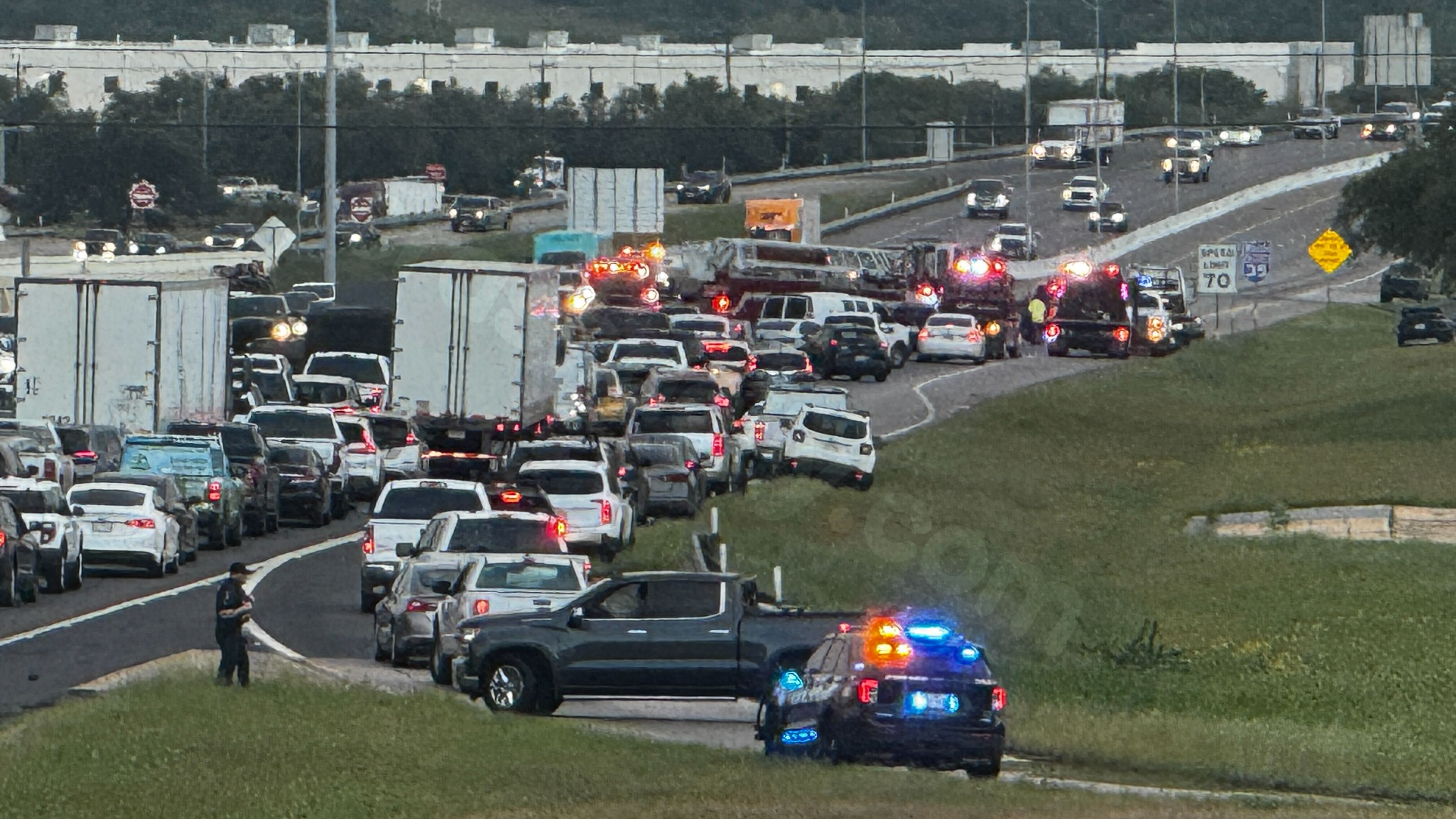 Georgetown Police respond to 18-wheeler crash on I-35
