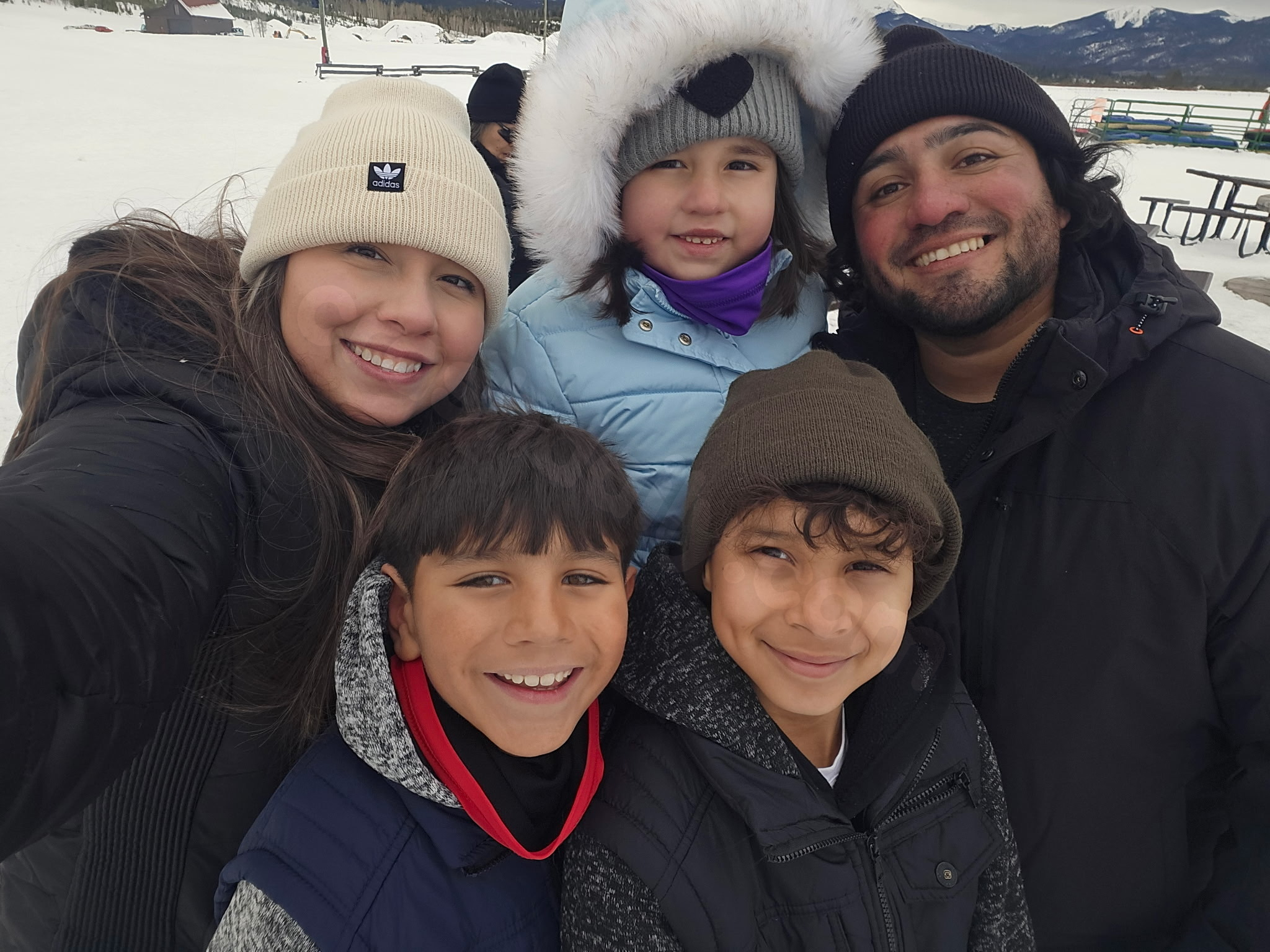 Phoenix man killed in crash, leaving behind pregnant wife and their kids