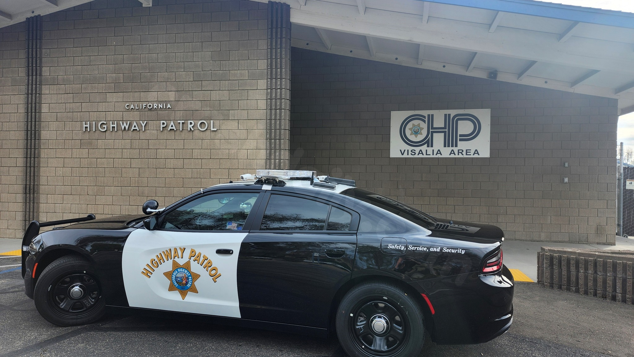 Vehicle sought in deadly hit and run crash in Tulare County