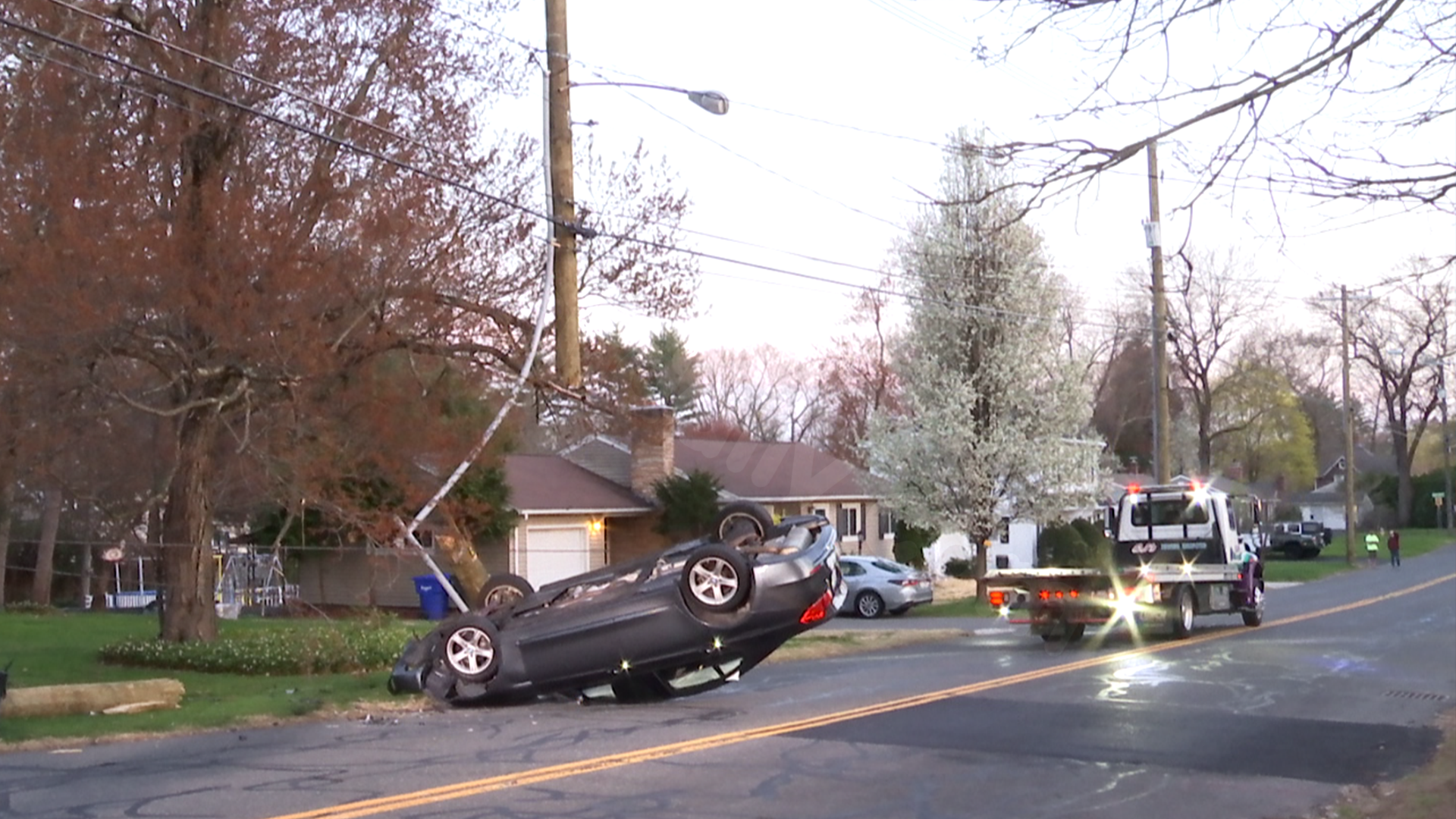 One injured in rollover crash on Dwight Road in Springfield