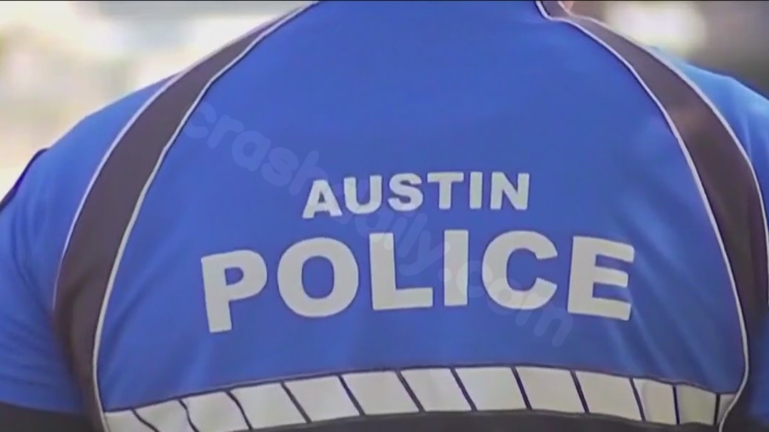 1 killed in North Austin crash, road closed for investigation: police