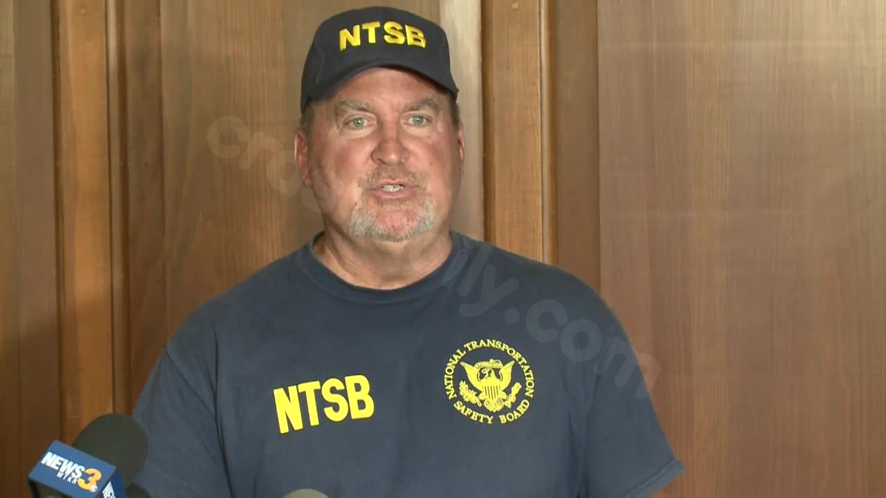 Aerobatic pilot Rob Holland crashed between runway & taxiway during landing at Langley: NTSB