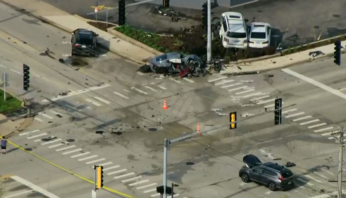 One dead, five hospitalized after multi-vehicle crash in La Grange, police say