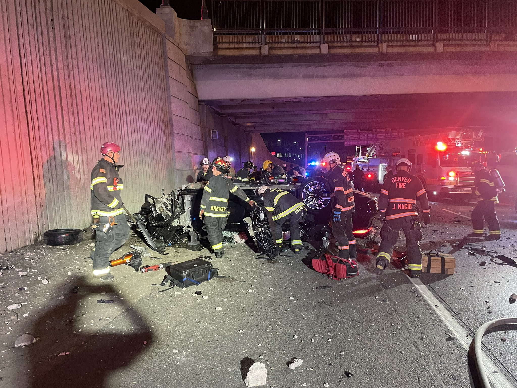 Driver killed in early Monday morning crash on I-25