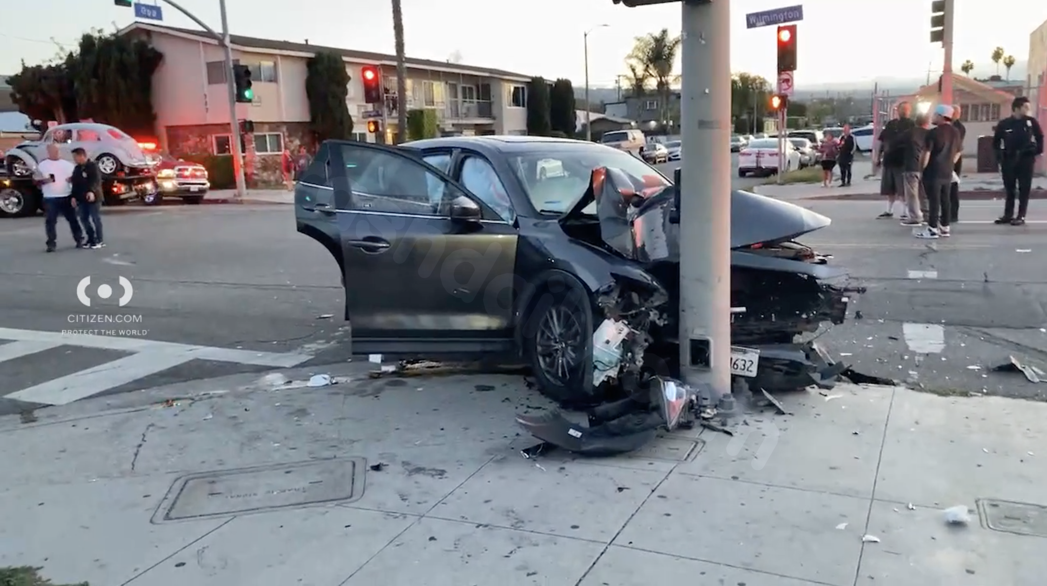 Violent two-car crash in L.A. injures at least 5