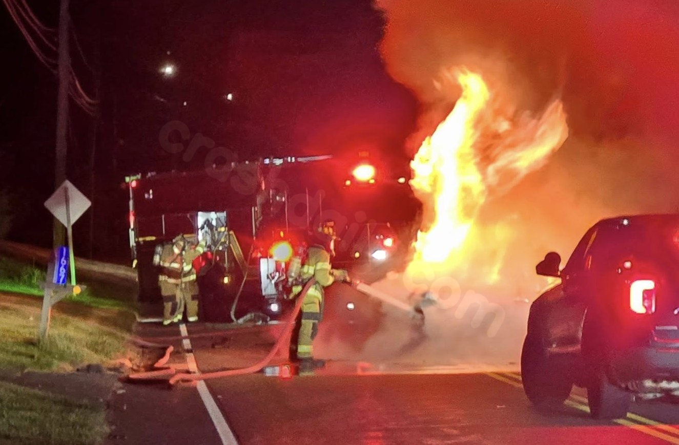 1 injured after car catches fire in Berlin