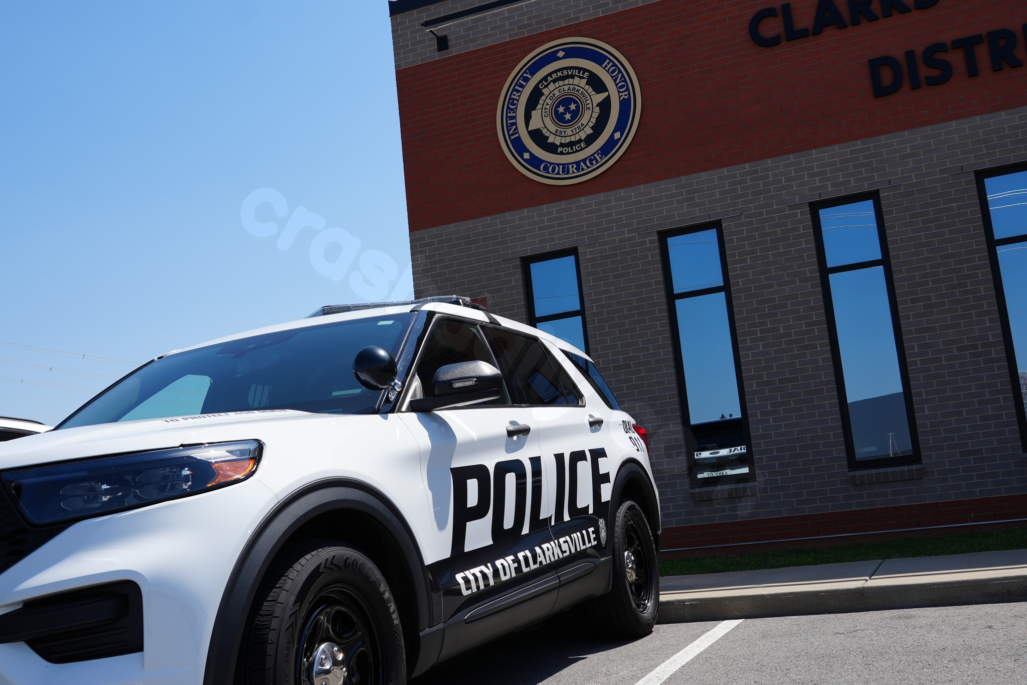 Clarksville police investigate deadly rollover crash